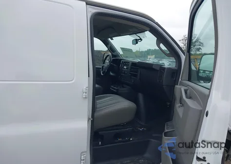 2021 Chevrolet Express Cargo Rwd 2500 Regular Wheelbase Wt from USA, damaged, VIN 1GCWGAFPXM1257893